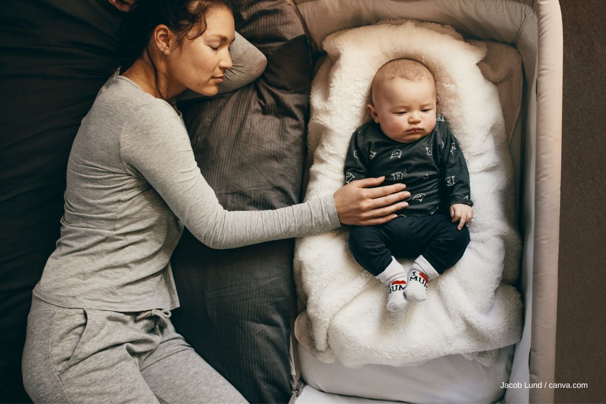 Ein Beistellbett für das Baby