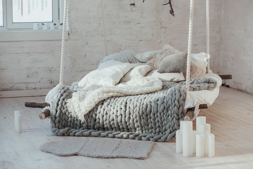 So fühlt ihr euch zuhause richtig wohl: Kuschelige Kissen & Decken für kalte Tage