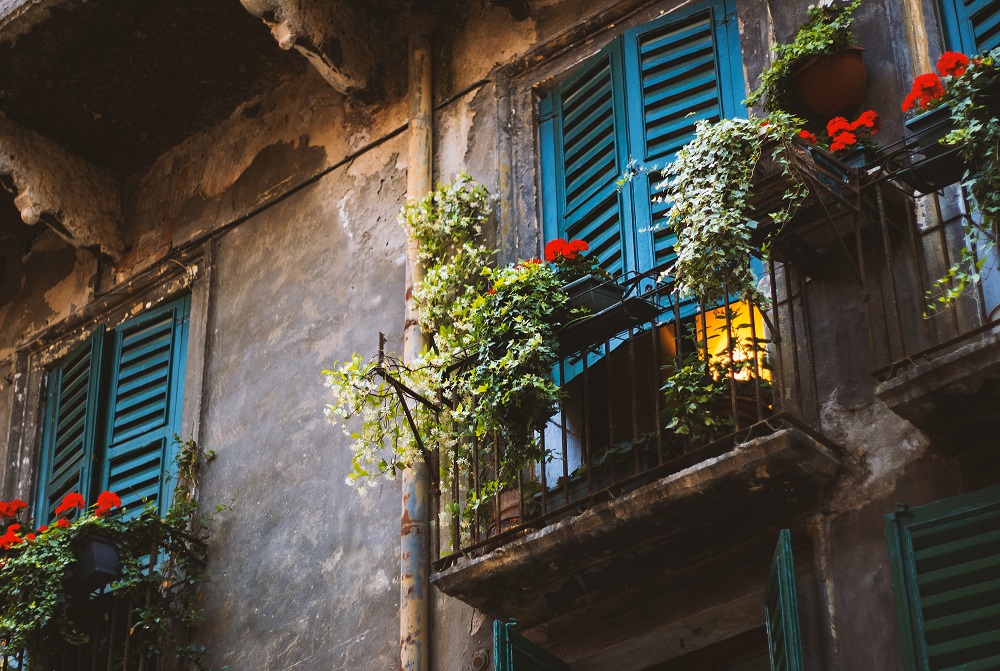 Decorate your balcony with colours