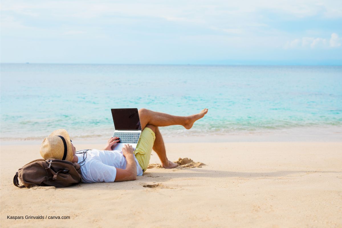 Am Strand liegen und entspannen